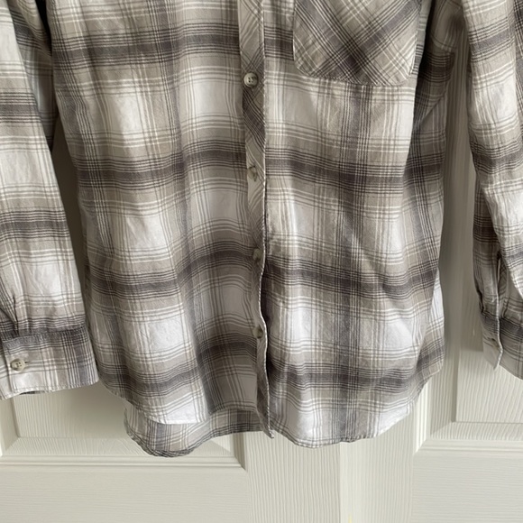 Eddie Bauer Classic Fit Lightweight Flannel - Picture 3 of 13